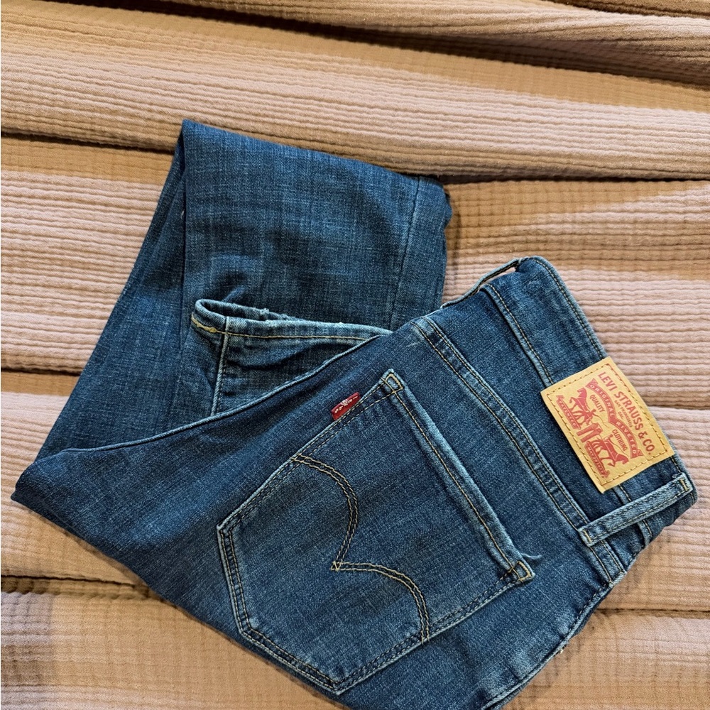Levi's Women's distressed Blue Skinny Jeans